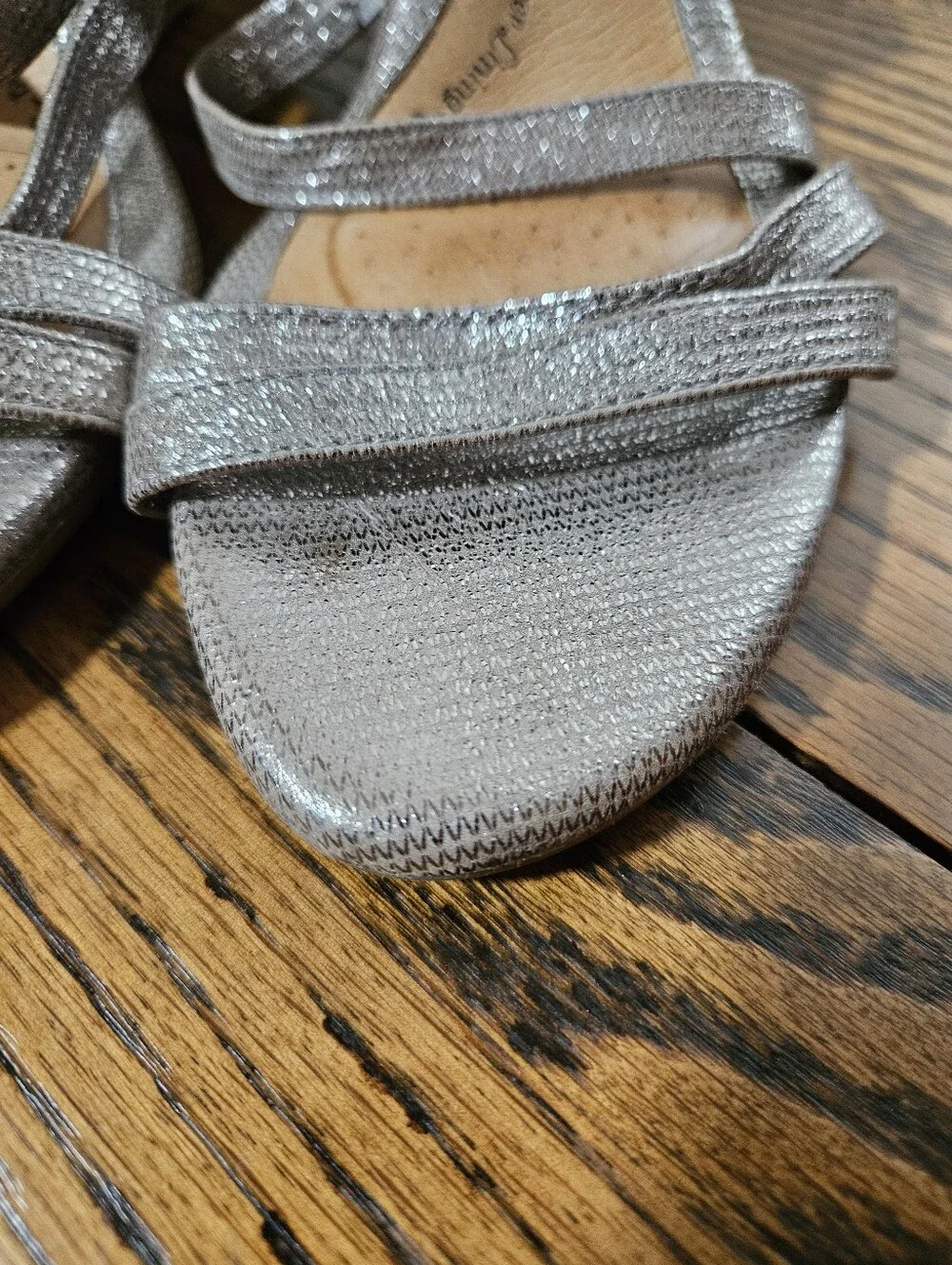 Sofft Metallic Silver Strappy Wedge Sandals Comfort Heel 9.5M